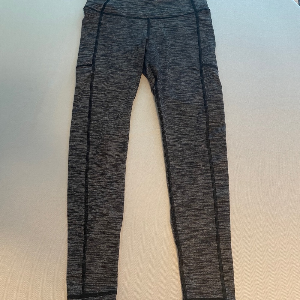 Victoria’s Secret Small Gray Leggings Side Pockets Key Pocket Victoria Sport